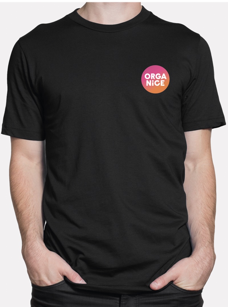 T-shirt with Organice button